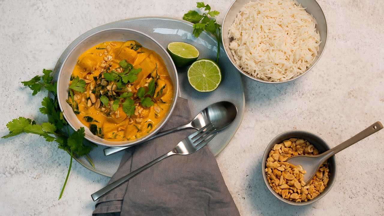 Curry de pommes de terre aux cacahouétes